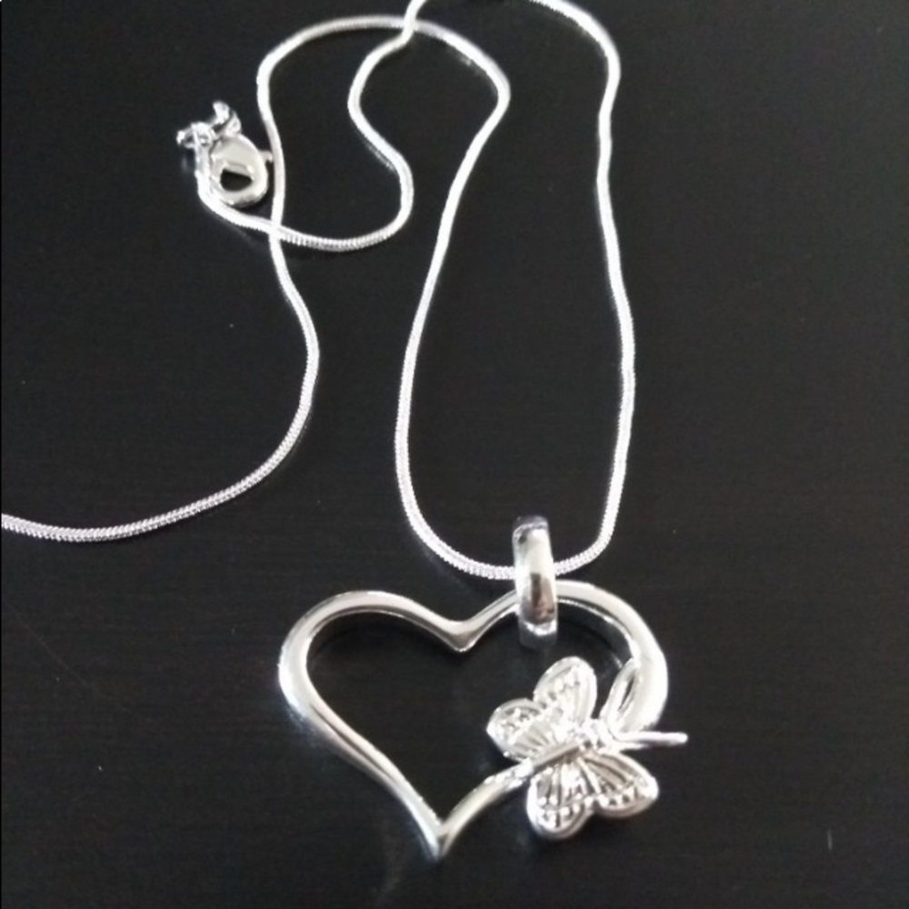 (Only have 1) Sale TONIGHT!! Butterfly 🦋 Necklace - Picture 3 of 8